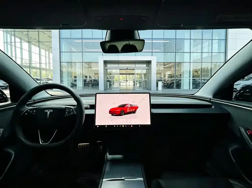 Tesla Model 3 — фото 8