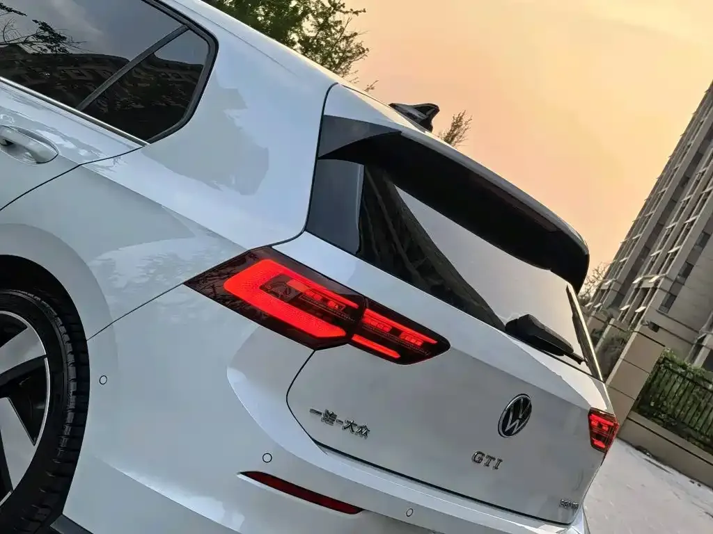 Volkswagen Golf GTI — фото 7