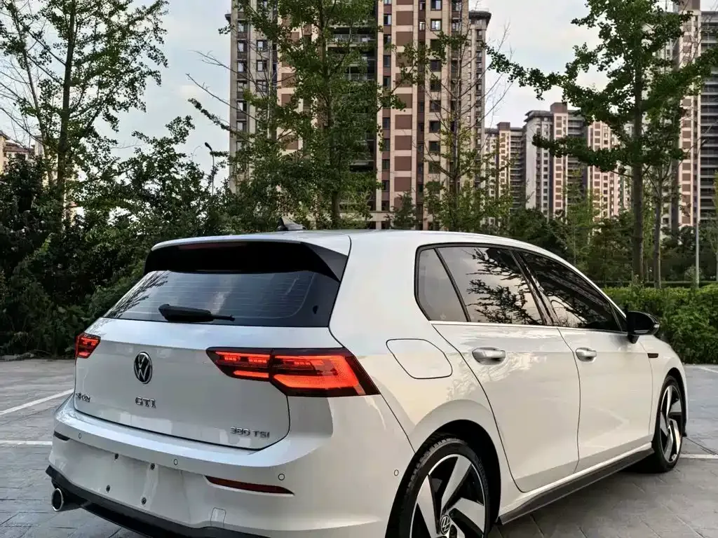 Volkswagen Golf GTI — фото 9