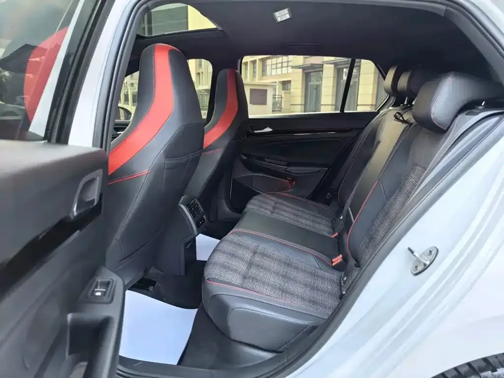 Volkswagen Golf GTI — фото 3