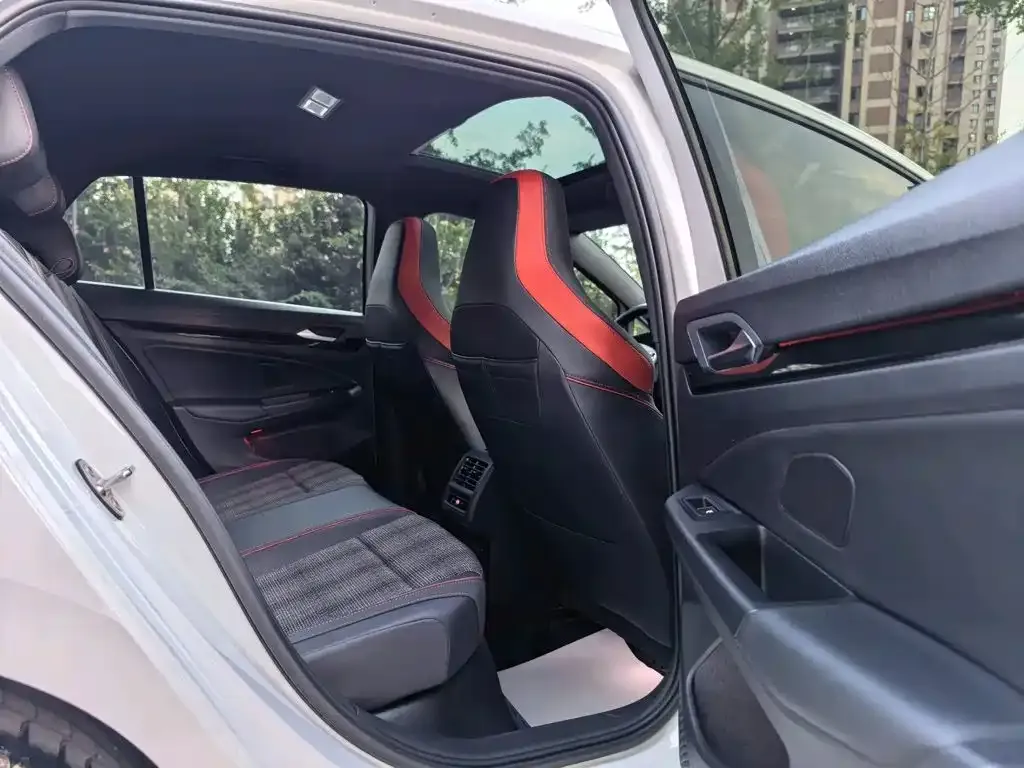 Volkswagen Golf GTI — фото 2