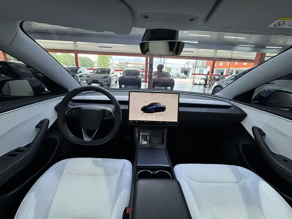 Tesla Model 3 — фото 8