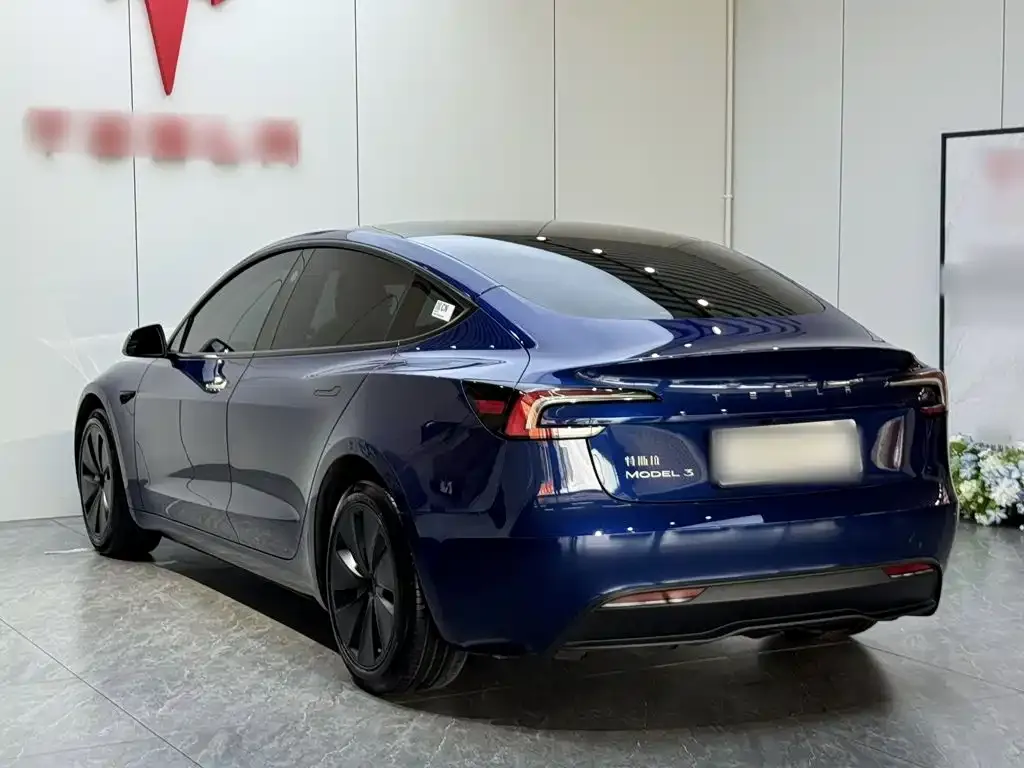 Tesla Model 3 — фото 7