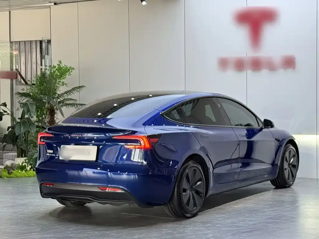 Tesla Model 3 — фото 9