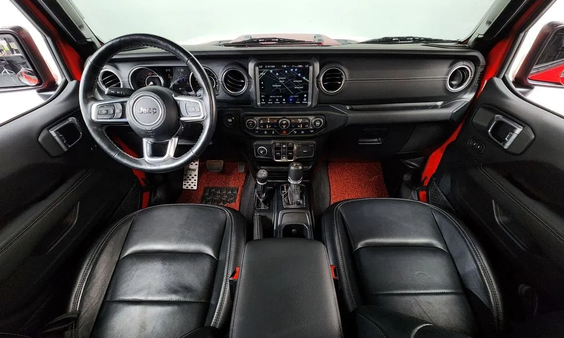 Jeep Wrangler — фото 9