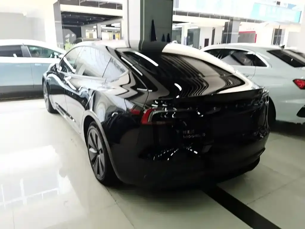 Tesla Model 3 — фото 6