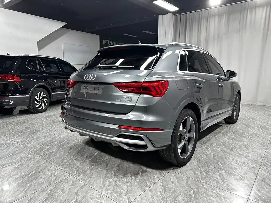 Audi Q3 — фото 10
