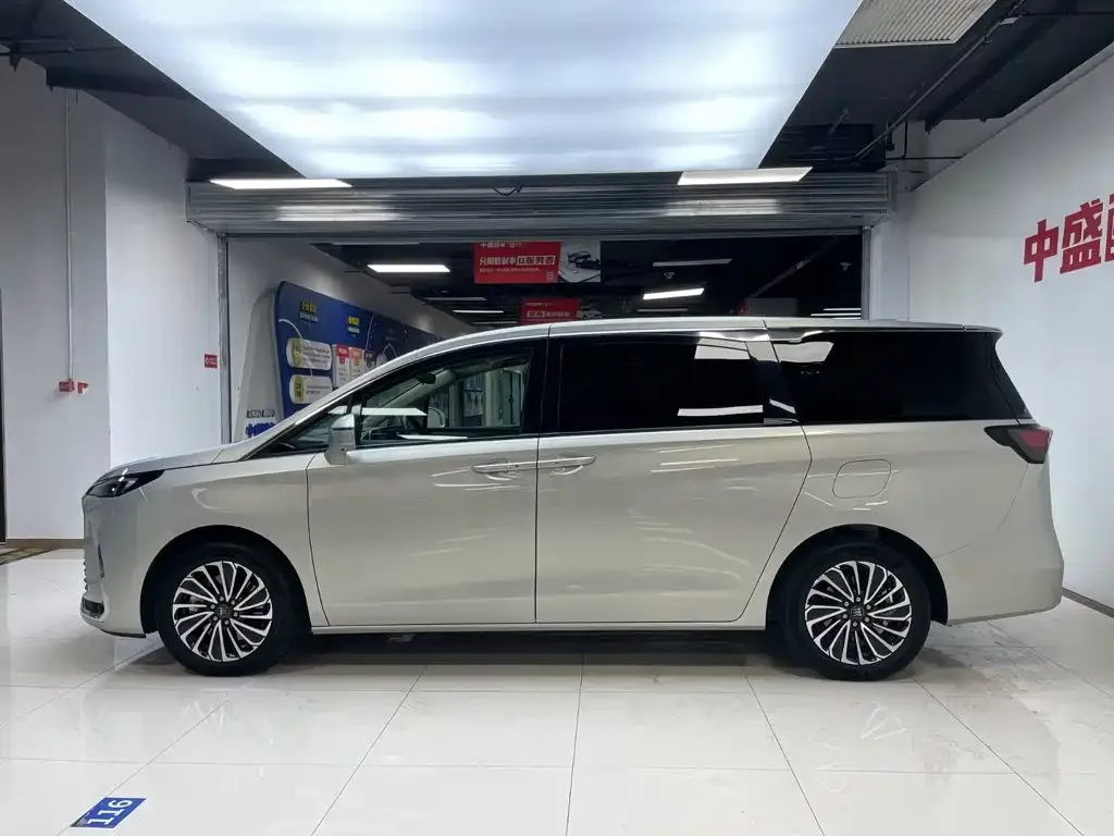 Buick GL8 Hybrid — фото 4