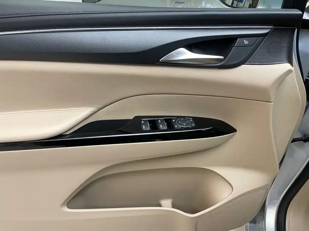 Buick GL8 Hybrid — фото 2