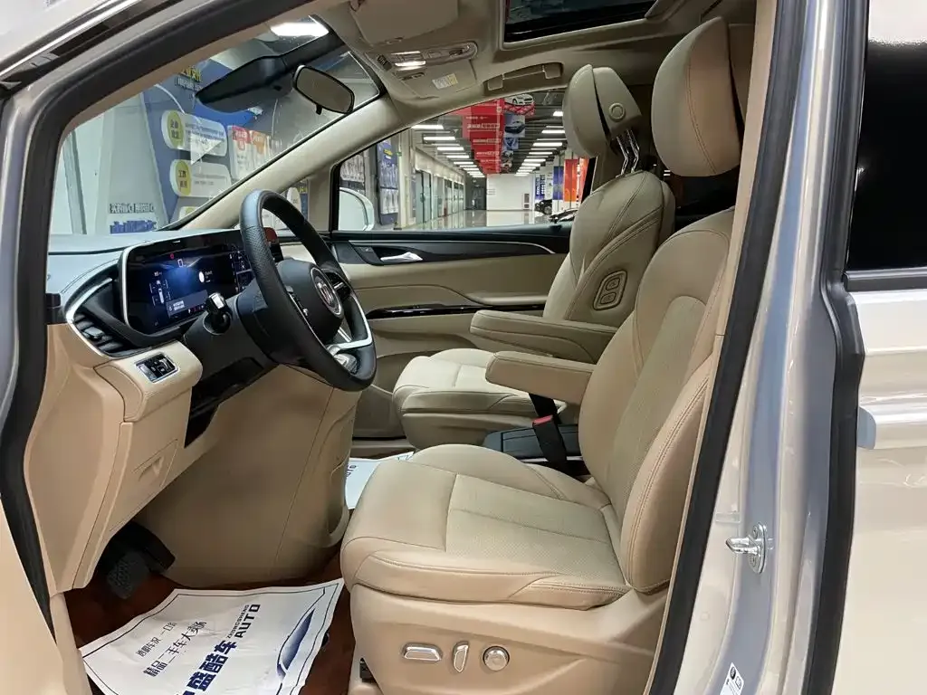 Buick GL8 Hybrid — фото 9