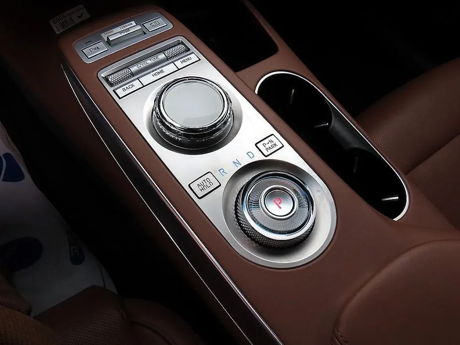 Genesis GV70 — фото 2