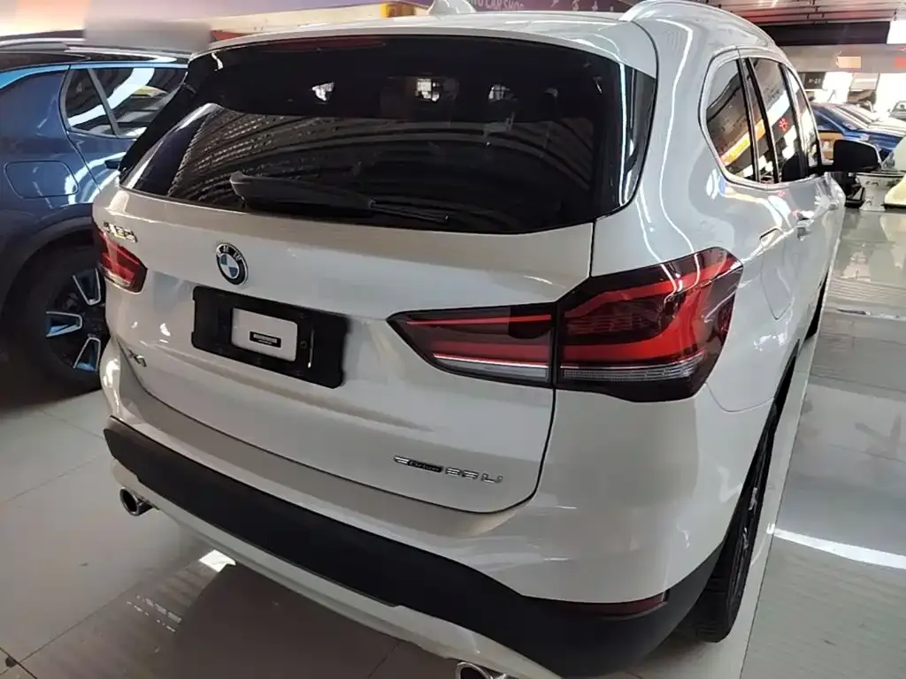 BMW X1 — фото 8