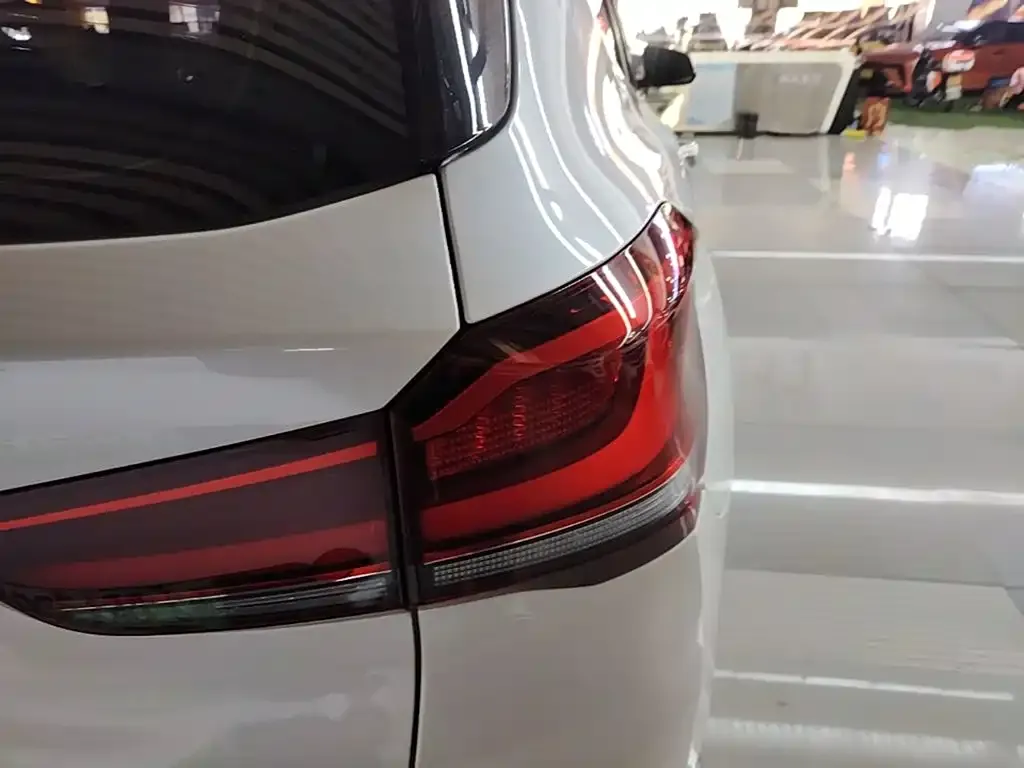 BMW X1 — фото 2