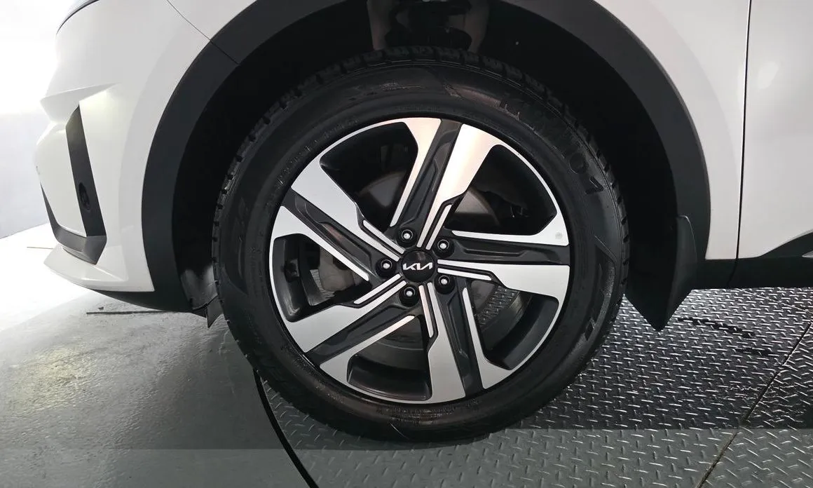 Kia Sorento — фото 6