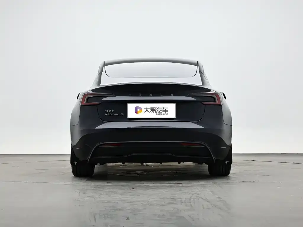 Tesla Model 3 — фото 3