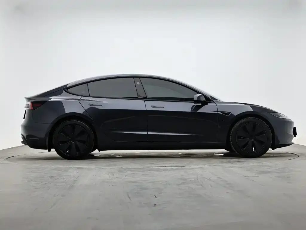 Tesla Model 3 — фото 5