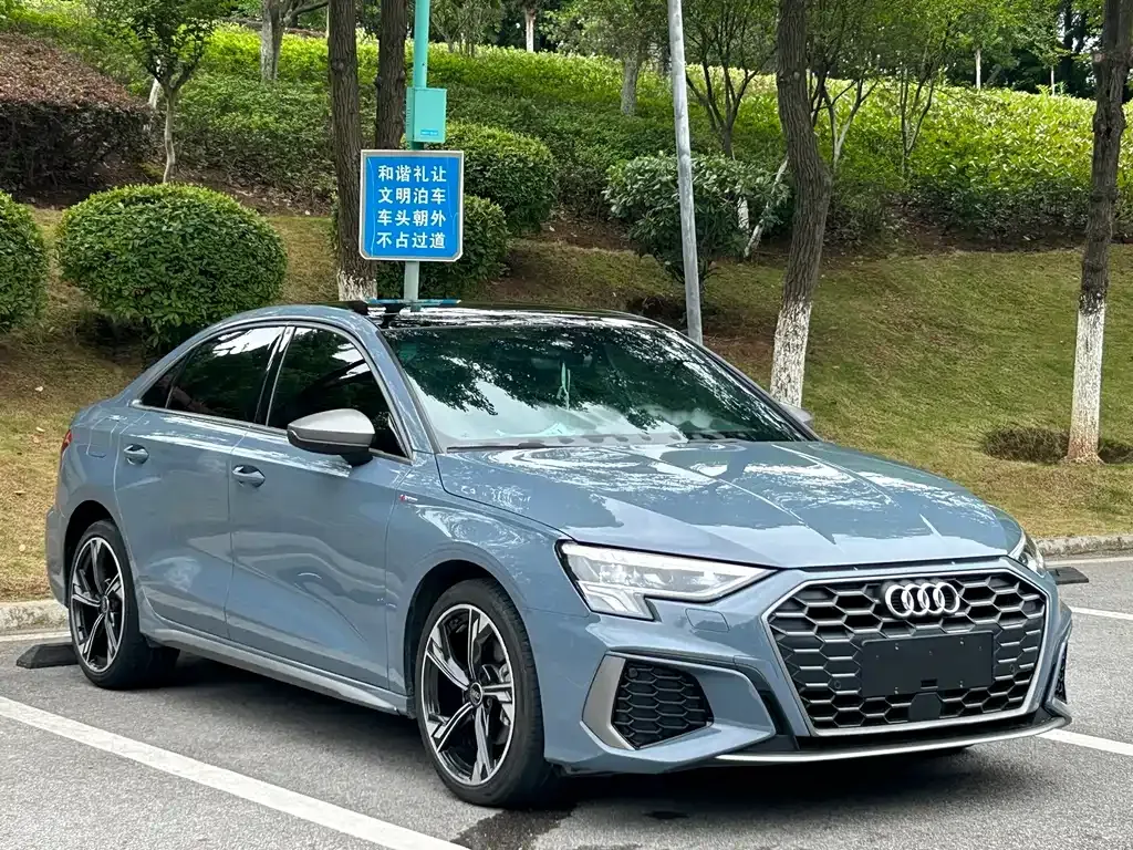 Audi A3 — фото 1