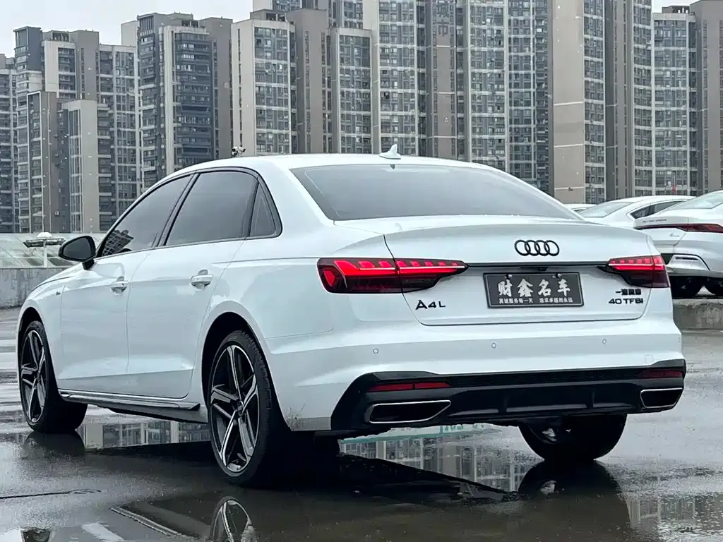 Audi A4L — фото 2