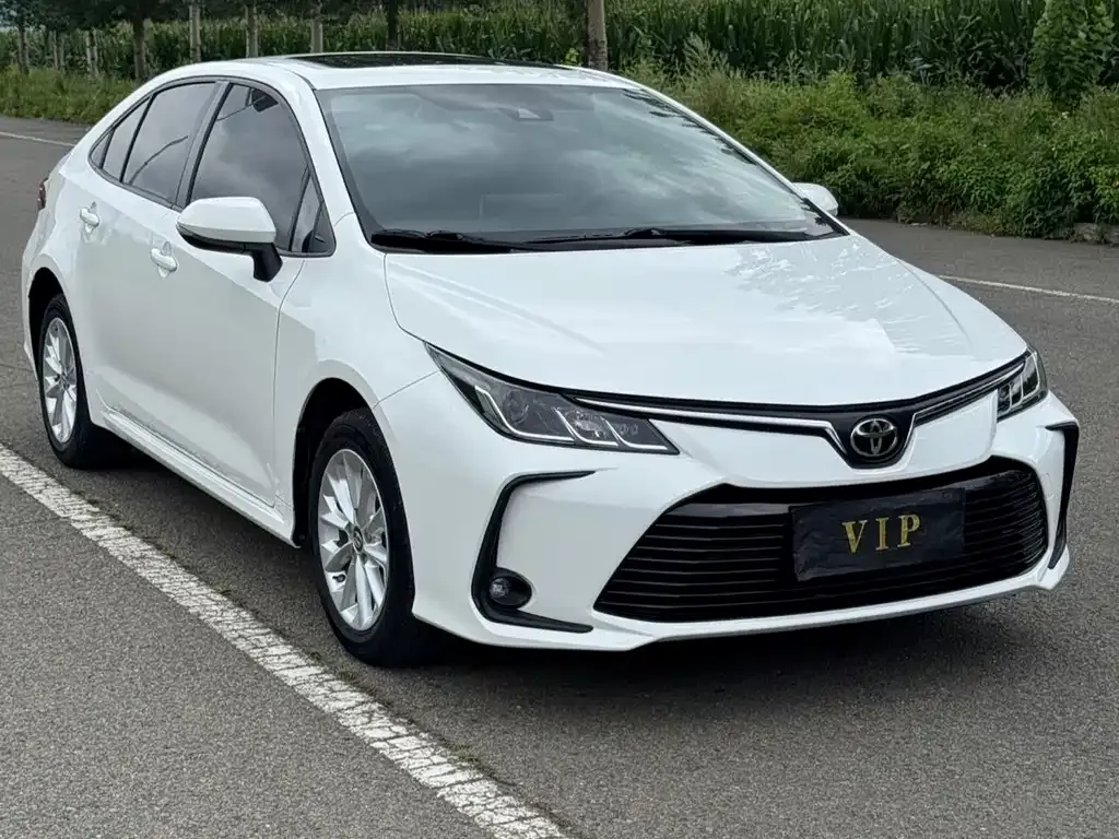 Toyota Corolla — фото 1