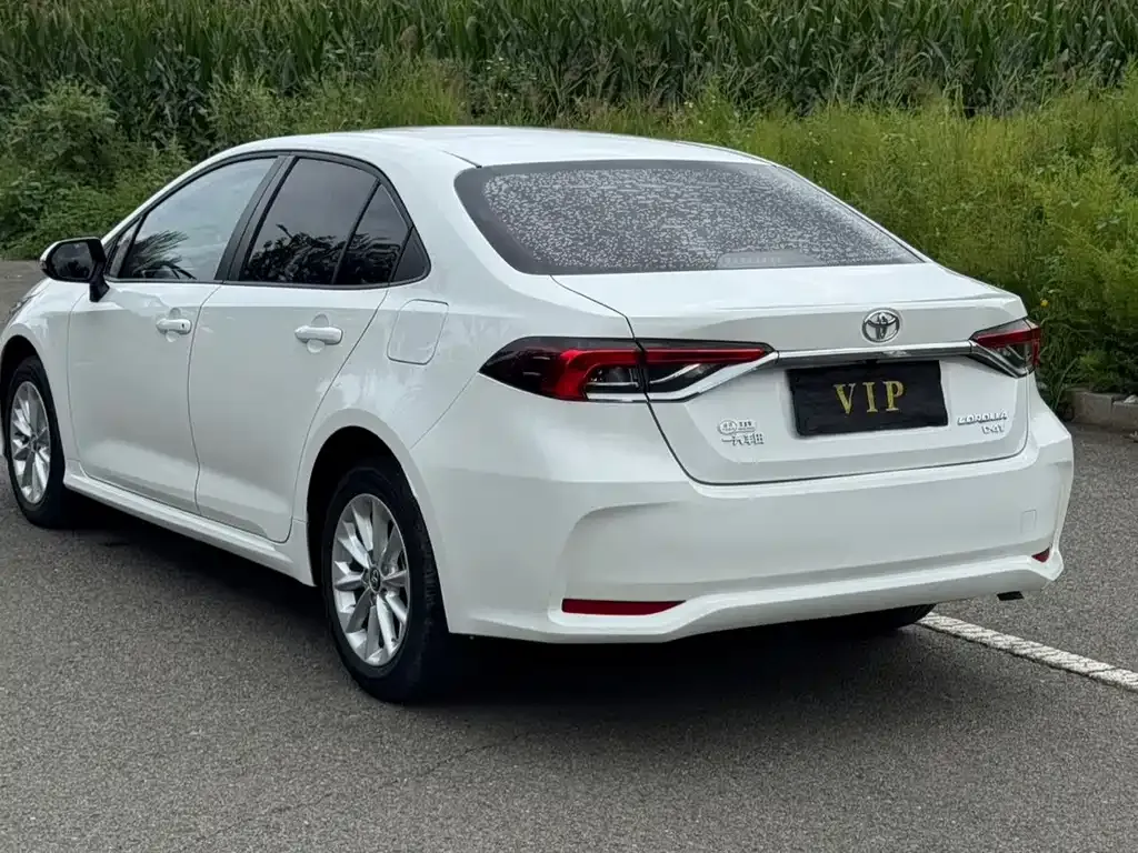 Toyota Corolla — фото 2