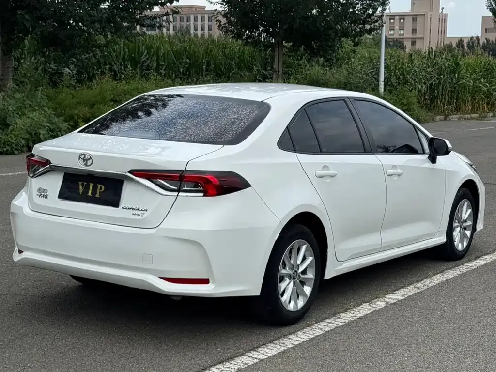 Toyota Corolla — фото 5