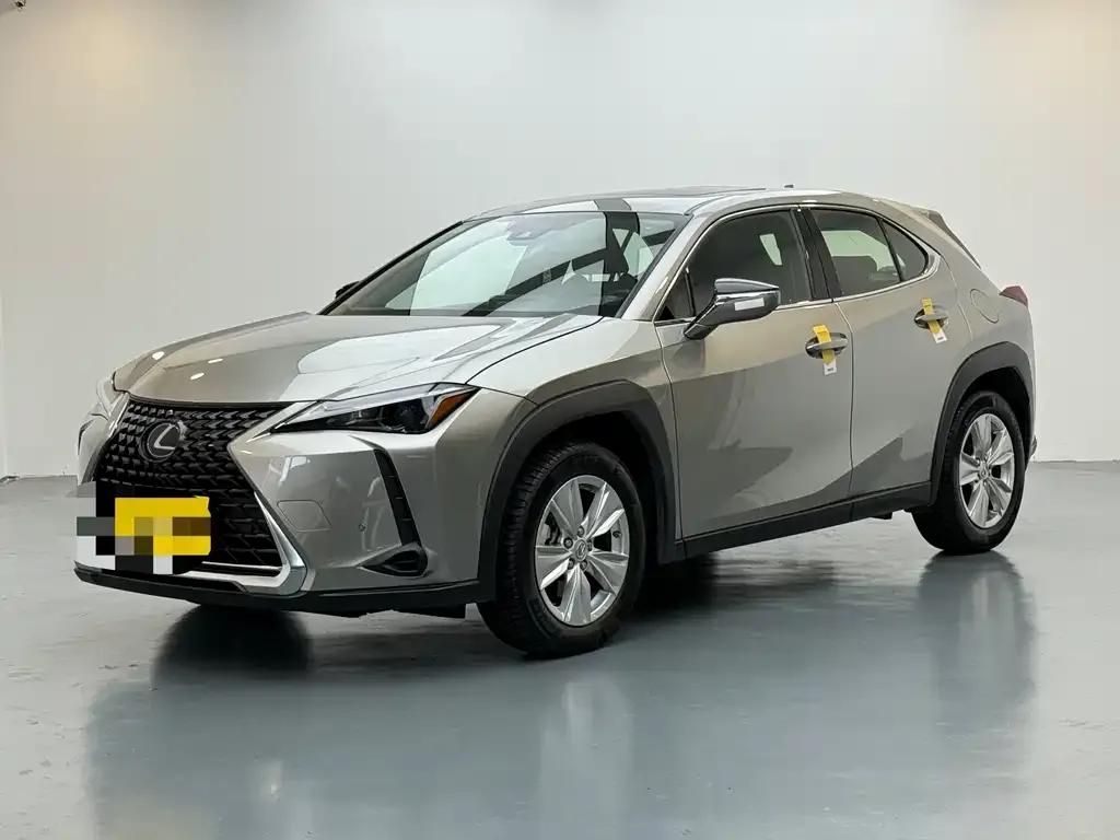 Lexus UX — фото 1