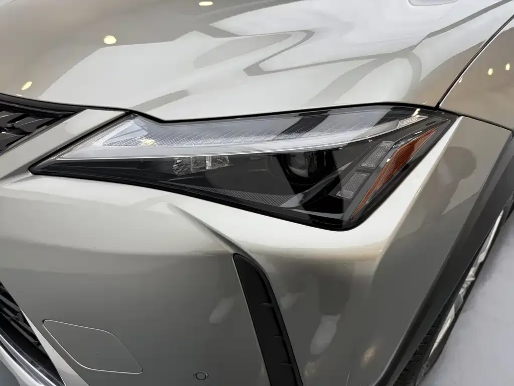 Lexus UX — фото 5