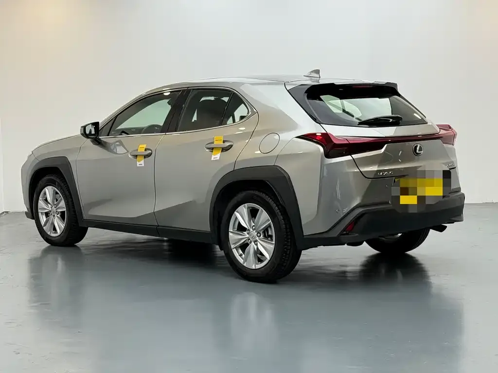 Lexus UX — фото 4