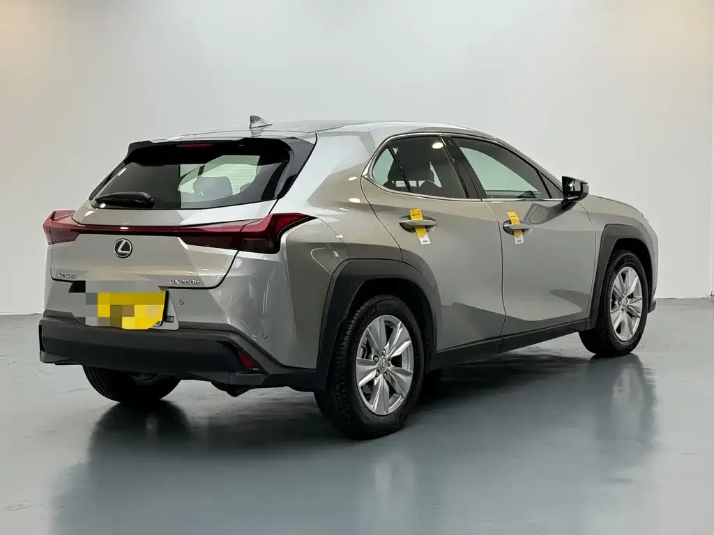 Lexus UX — фото 10