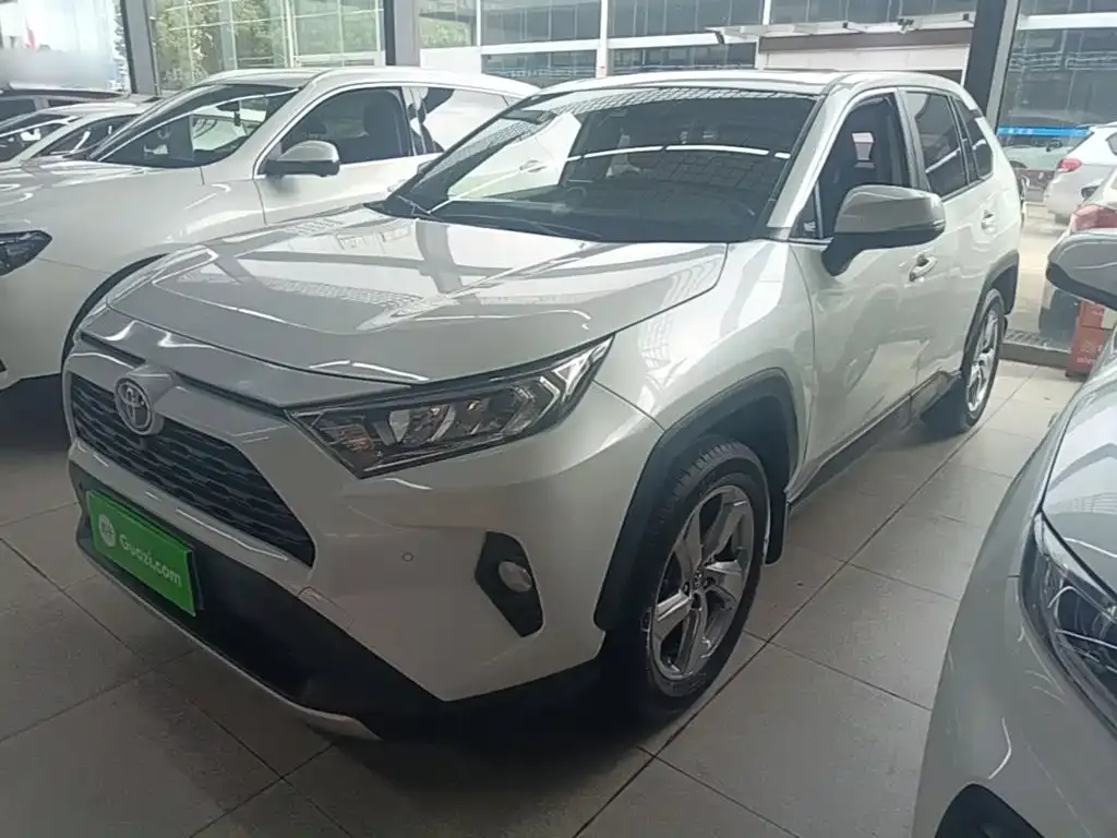 Toyota RAV4 — фото 9