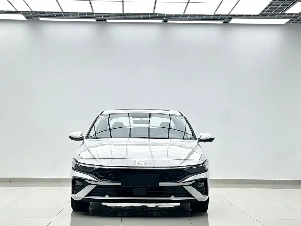 Hyundai Elantra — фото 6