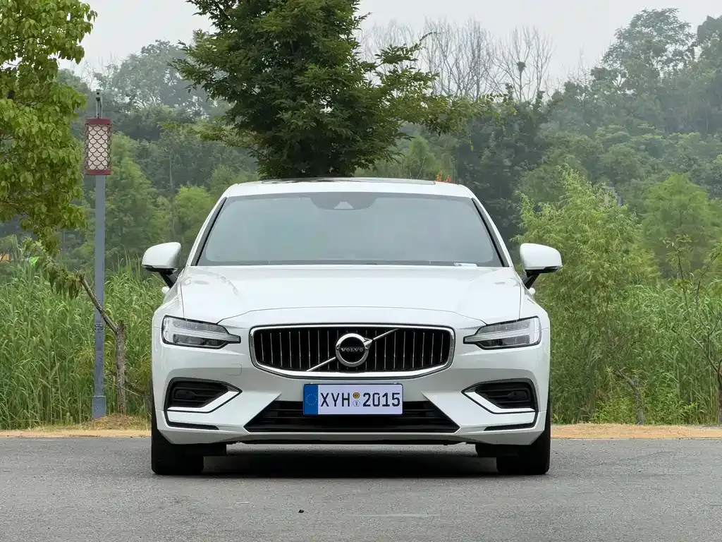 Volvo S60 — фото 6