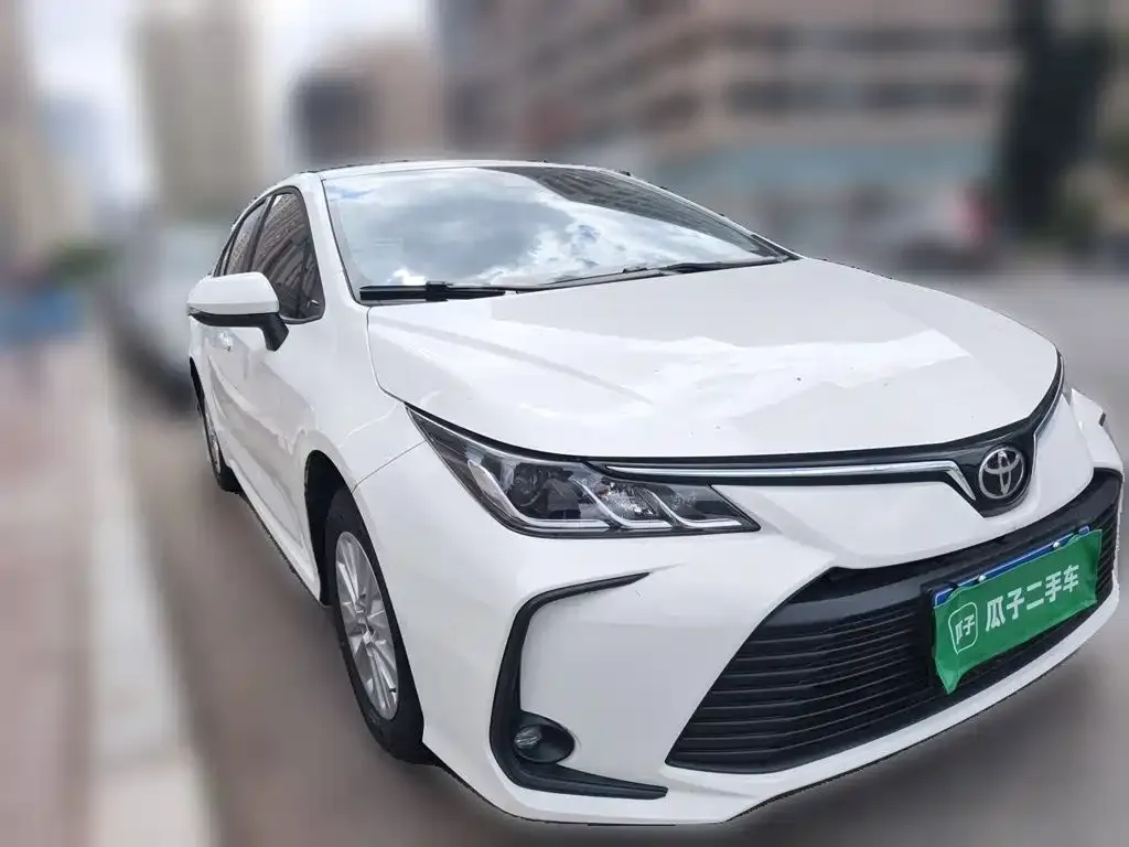 Toyota Corolla — фото 5
