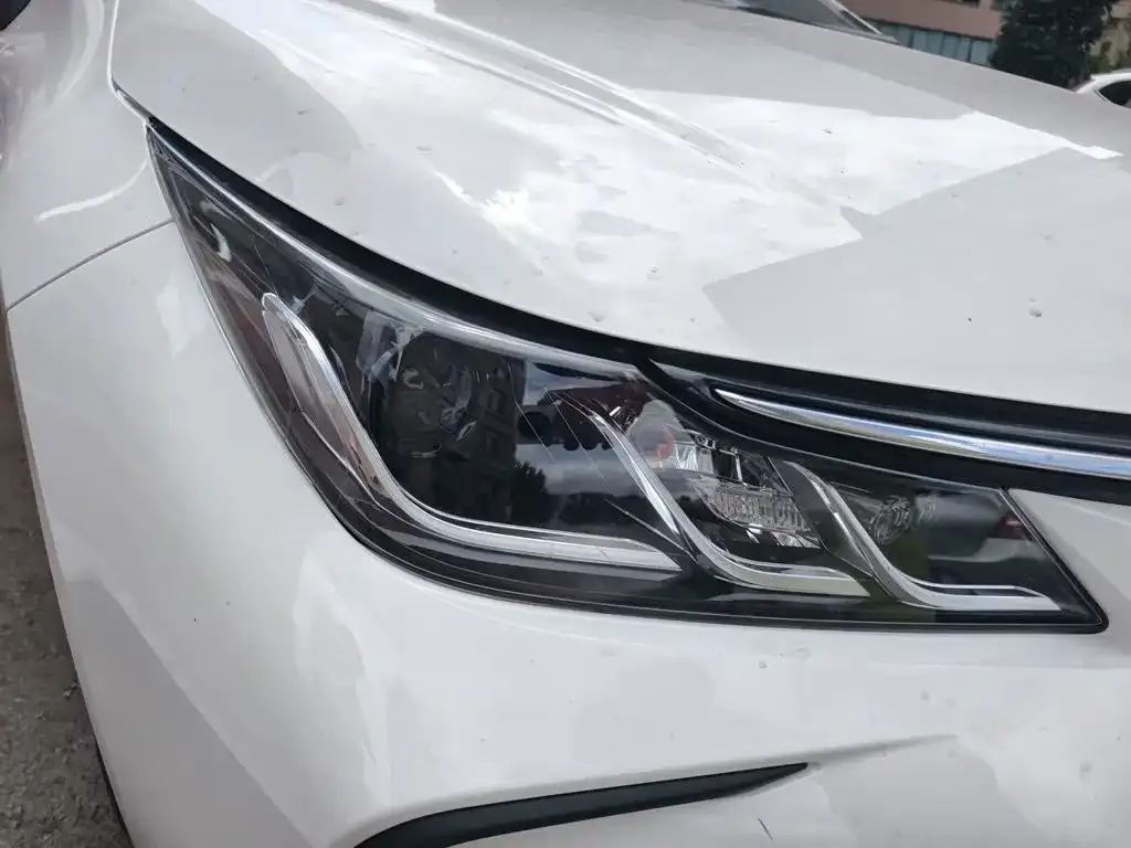 Toyota Corolla — фото 10