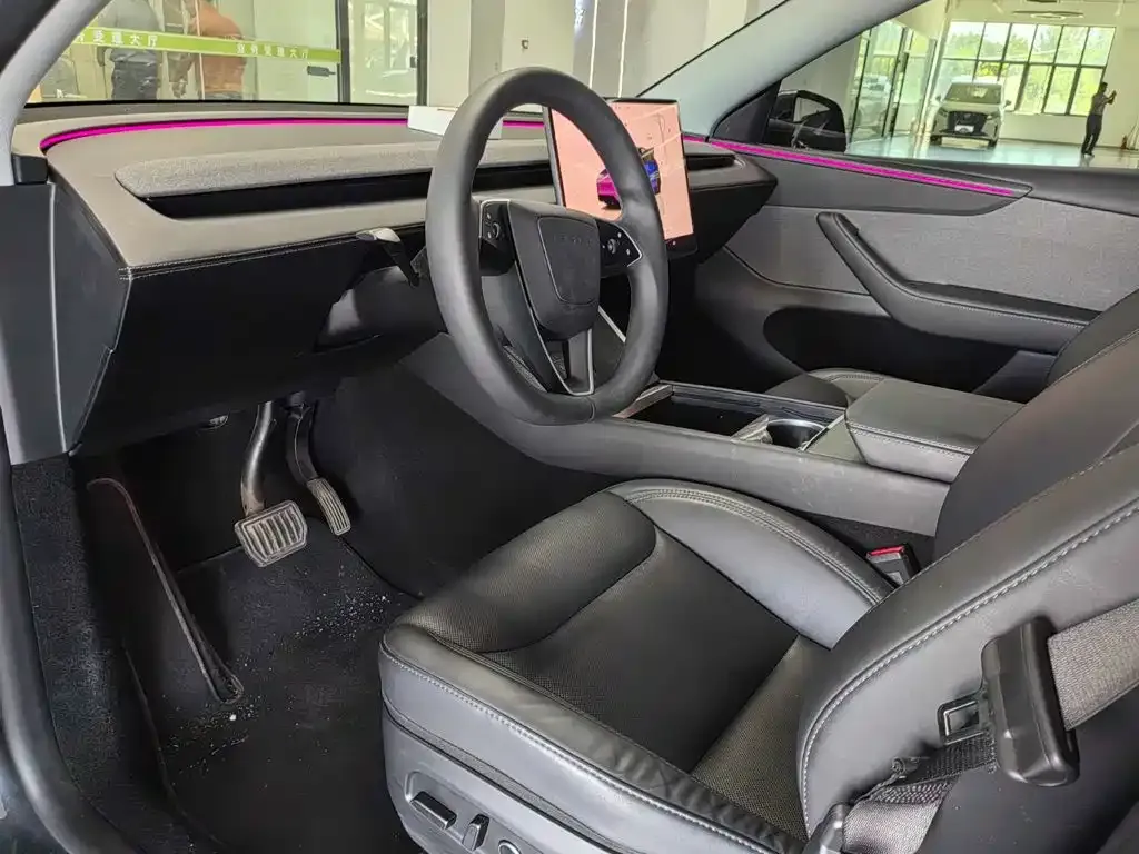 Tesla Model Y — фото 3