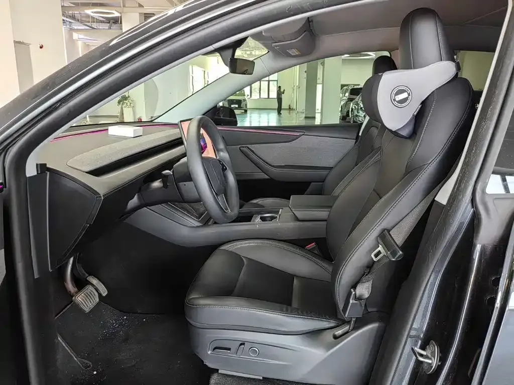Tesla Model Y — фото 6
