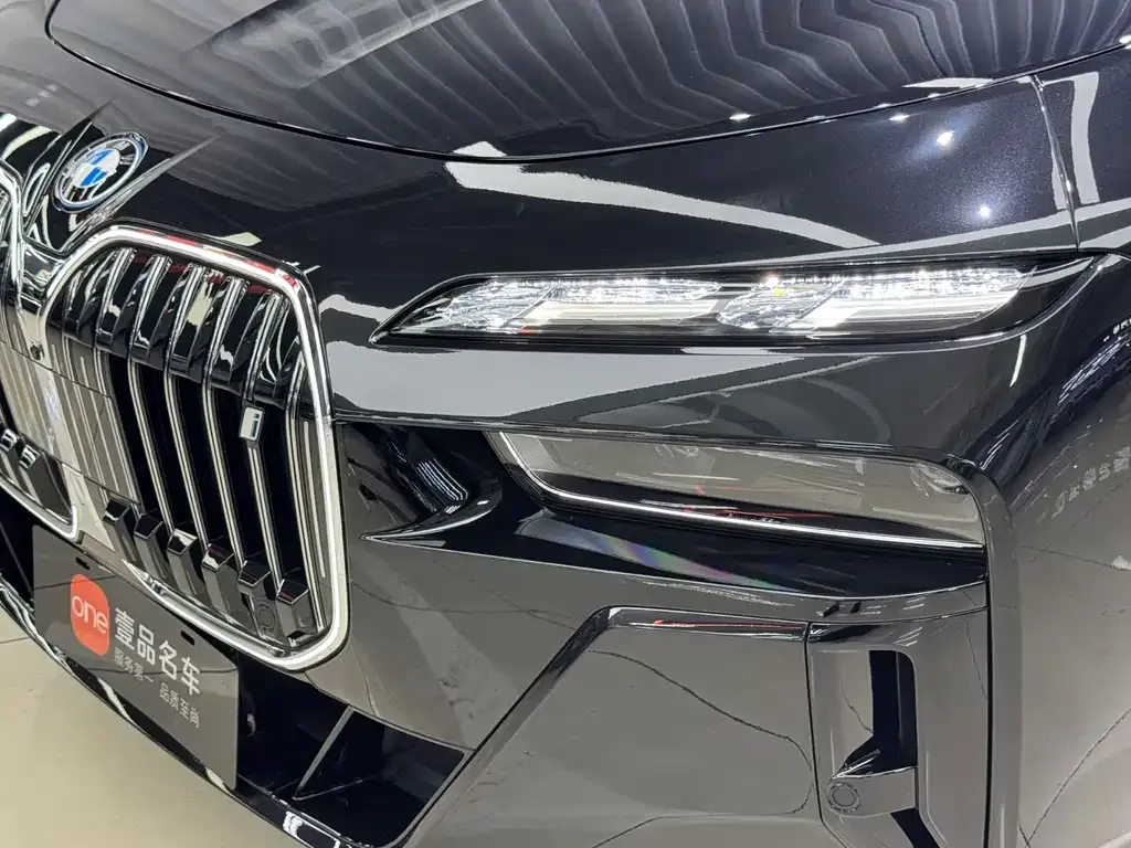 BMW i7 — фото 3