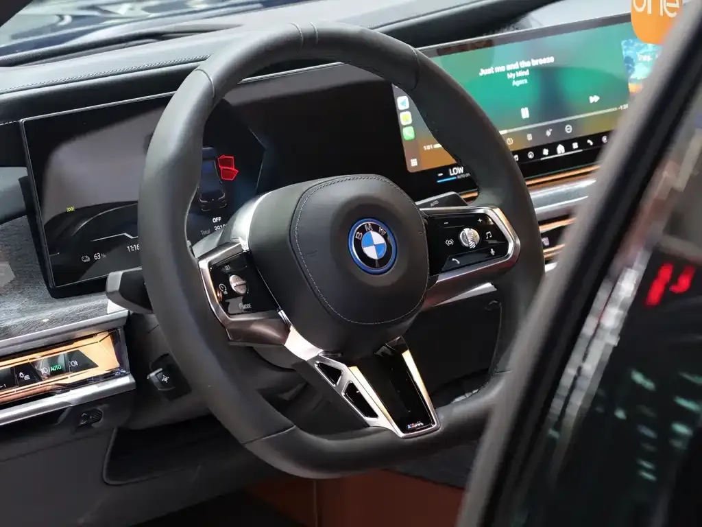 BMW i7 — фото 10