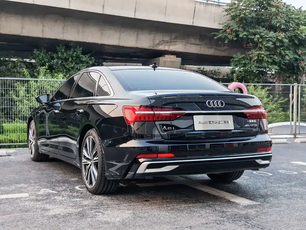 Audi A6L — фото 9