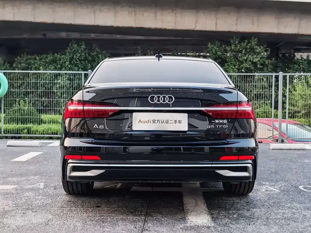 Audi A6L — фото 8