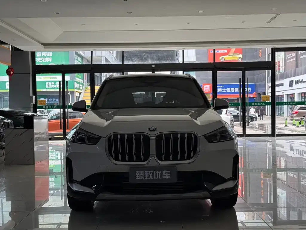 BMW X1 — фото 7