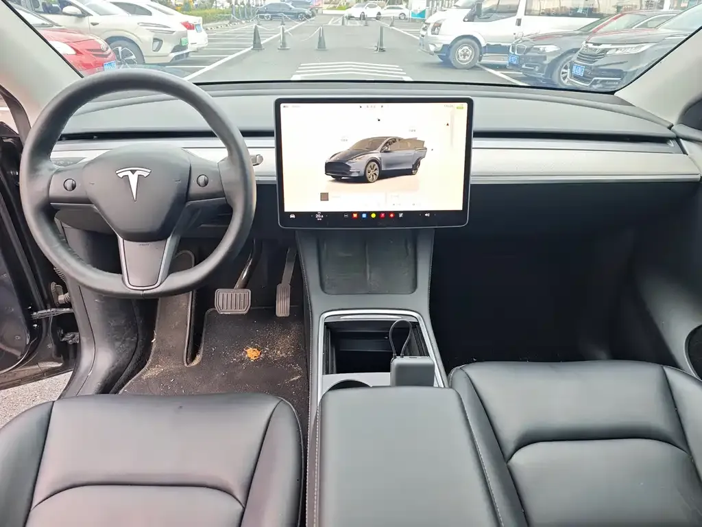 Tesla Model Y — фото 4
