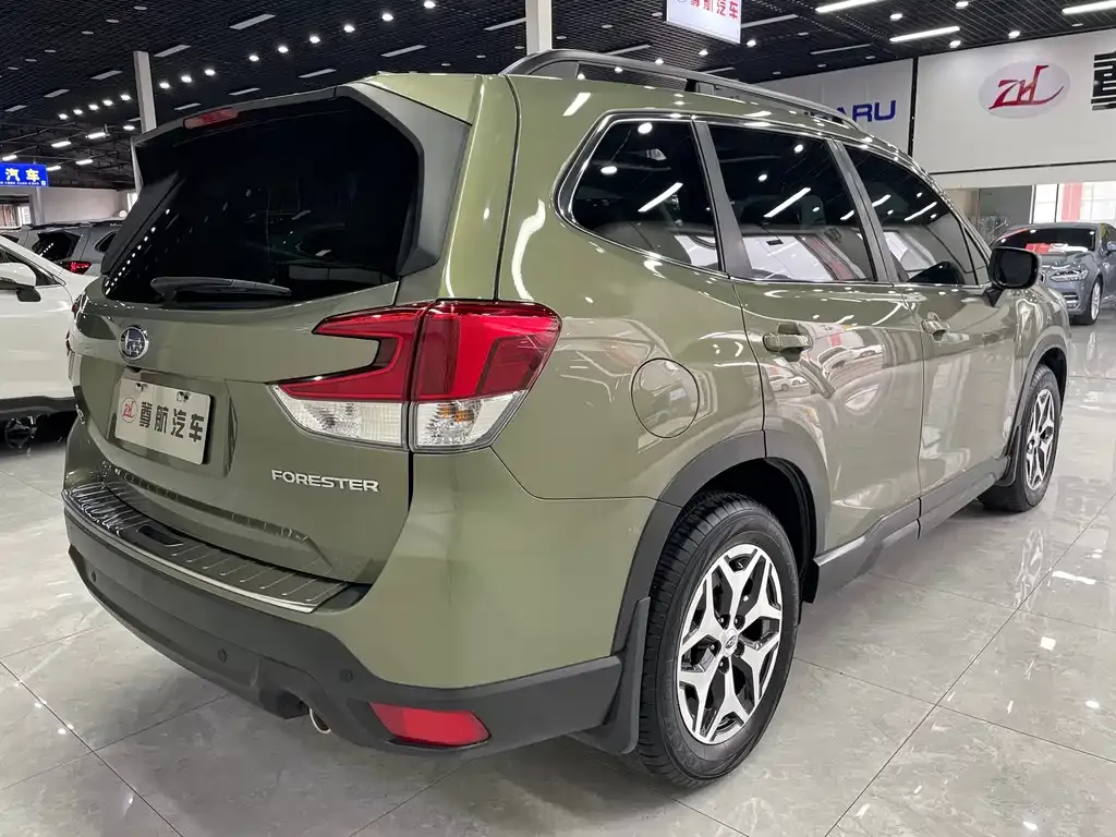 Subaru Forester — фото 9