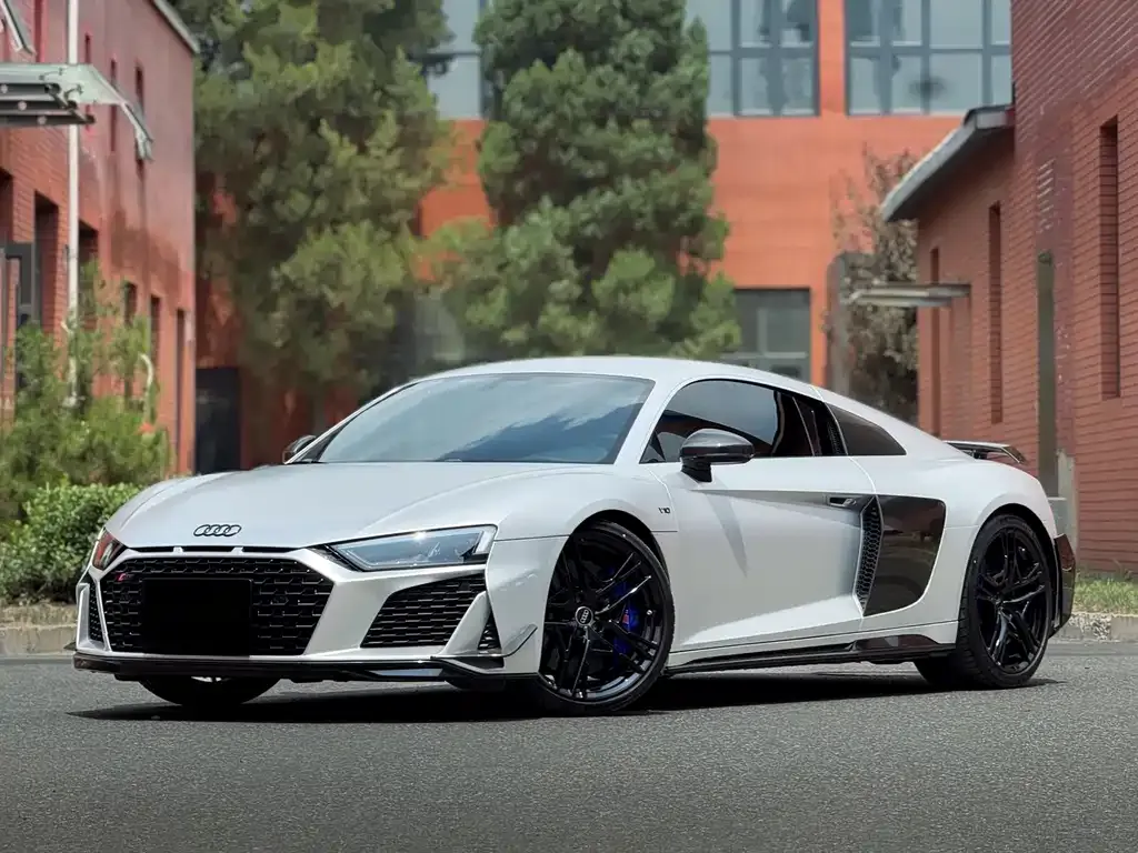 Audi R8 — фото 1