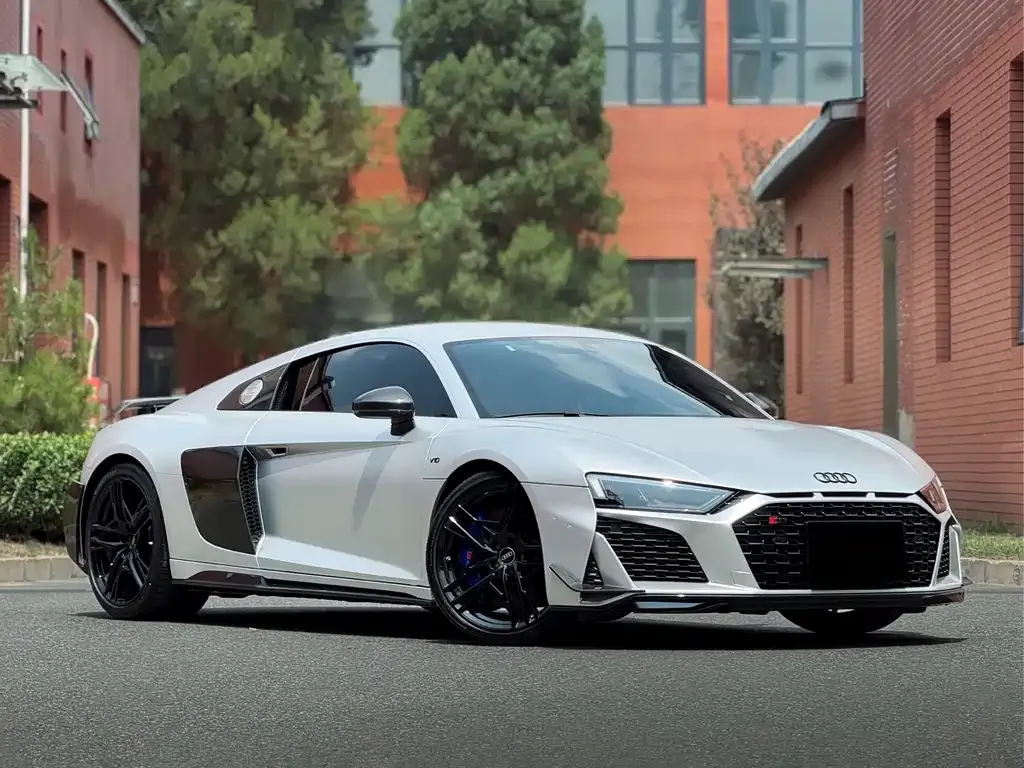 Audi R8 — фото 8