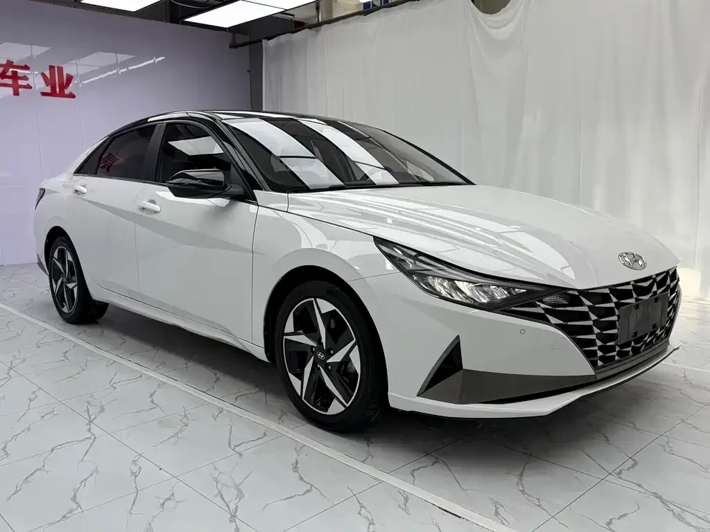 Hyundai Elantra — фото 9