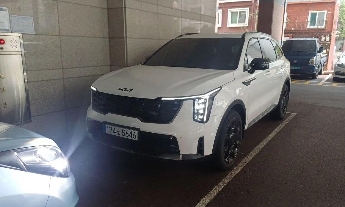 Kia Sorento — фото 8