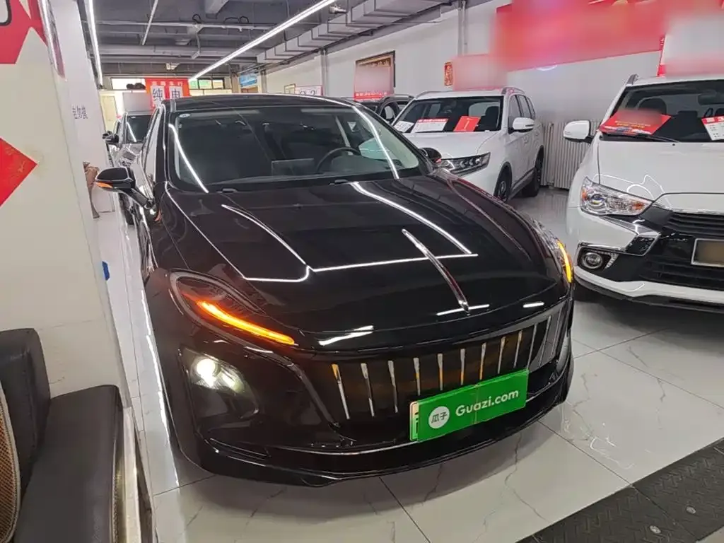 Hongqi E-QM5 — фото 3
