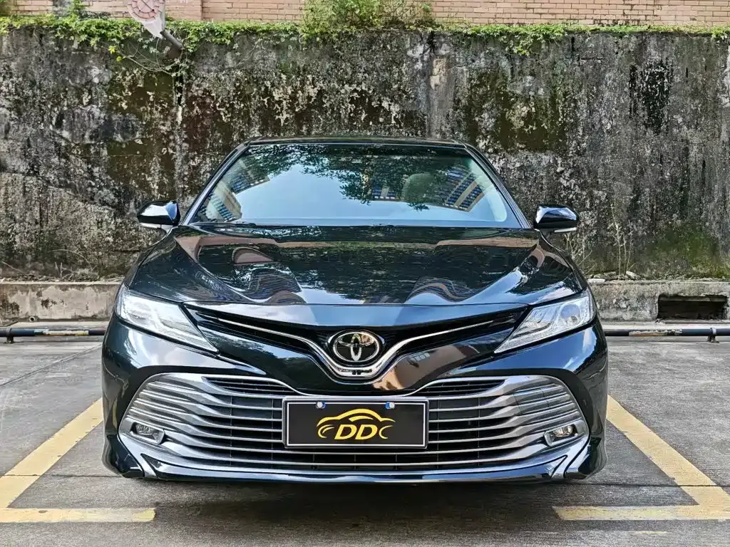 Toyota Camry — фото 7