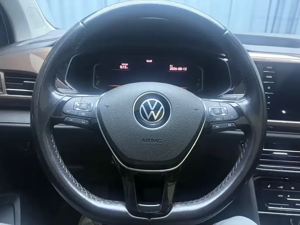 Volkswagen Tharu — фото 6